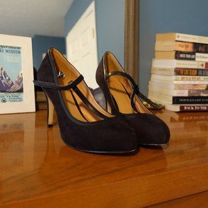 3/$25 GUC JustFab Black Pumps